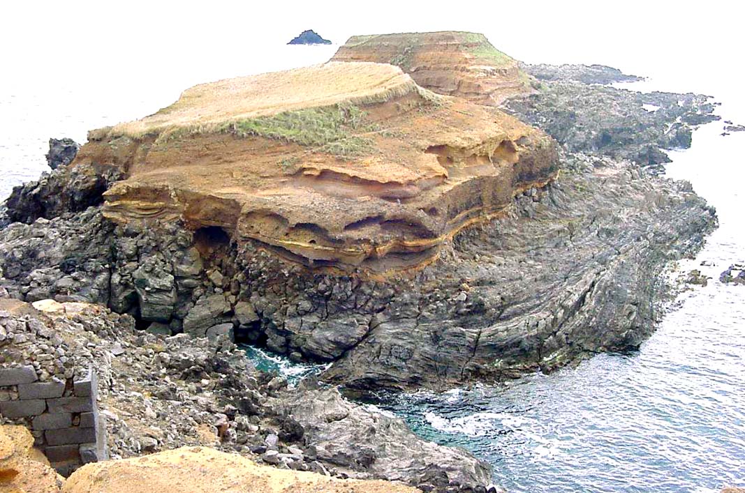Ponta das Contendas - ilhéus - Terceira, Açores