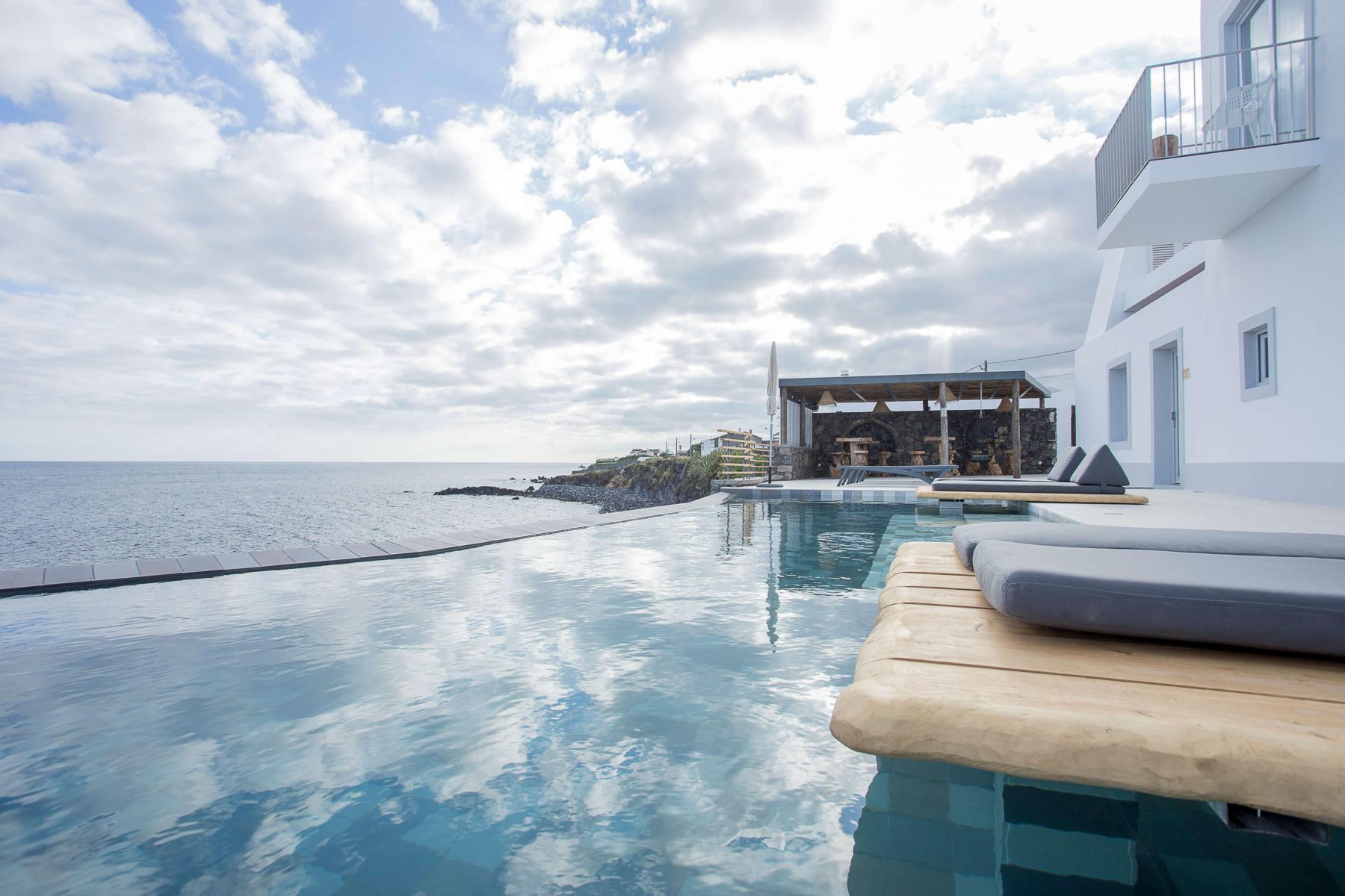 White Exclusive Suites & Villas