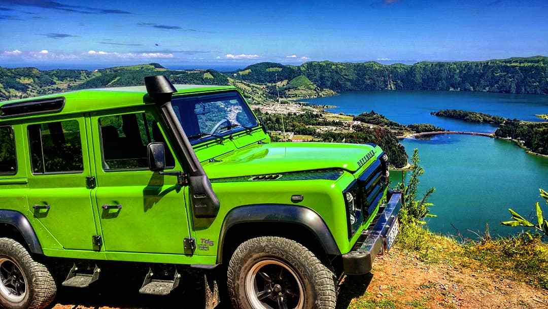 Sete Cidades with Greenzone Azores Tours.  Land Rover Defender  S.Miguel, Açores