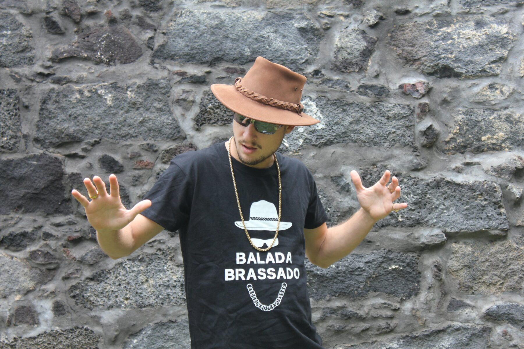 Balada Brassado – Rapper açoriano, humorista e escritor