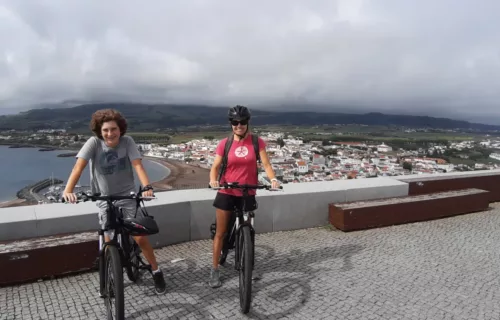 Tour de bicicleta elétrica pela Terceira