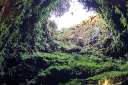 Excursão de jipe às grutas vulcânicas da Terceira